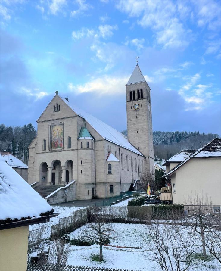 Alte Schule, Ferien- Und Monteurwohnung Gernsbach Dış mekan fotoğraf